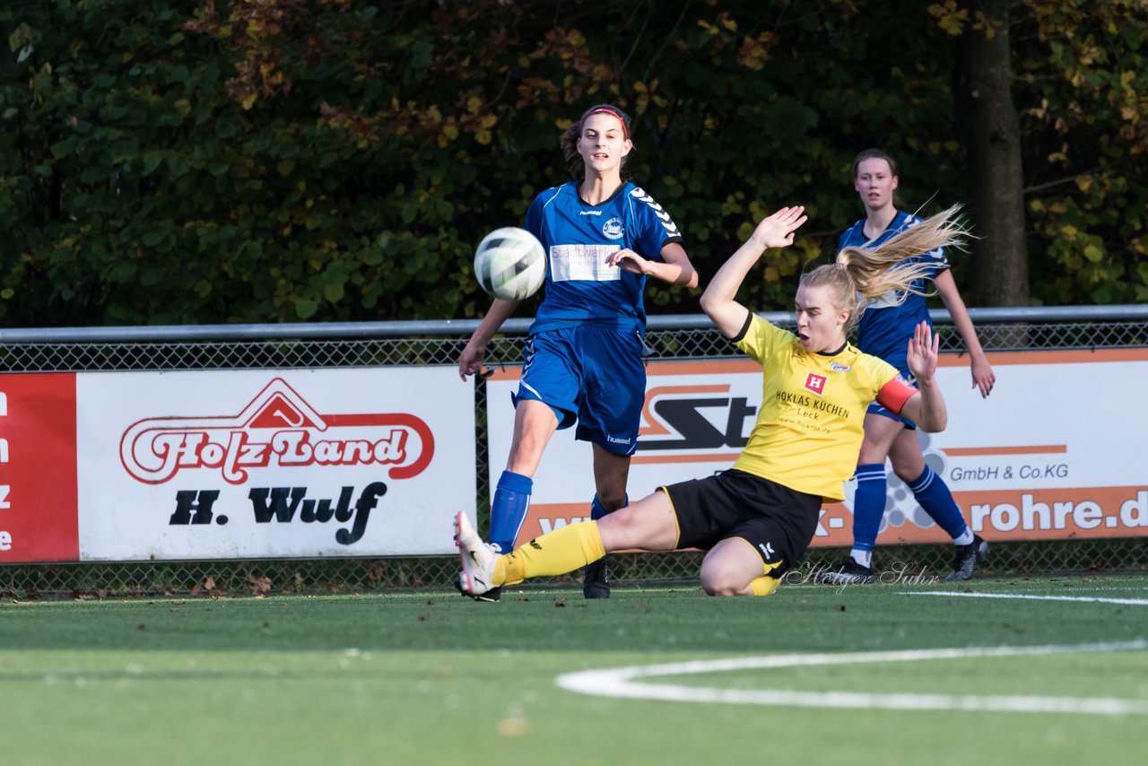 Bild 68 - F SSC Hagen Ahrensburg - SV Frisia 03 Risum-Lindholm : Ergebnis: 2:0